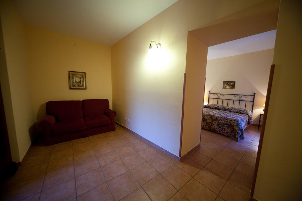 Masseria Rocca Di Gonato Castelbuono  Zimmer foto