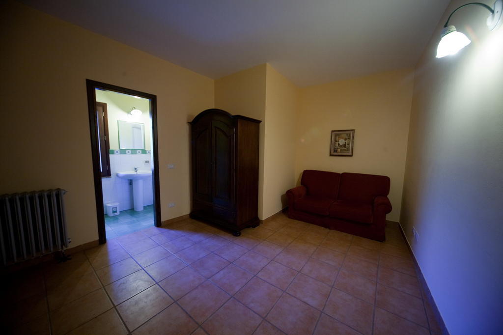 Masseria Rocca Di Gonato Castelbuono  Zimmer foto