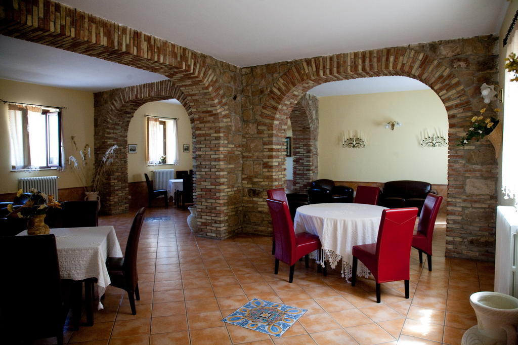 Masseria Rocca Di Gonato Castelbuono  Exterior foto